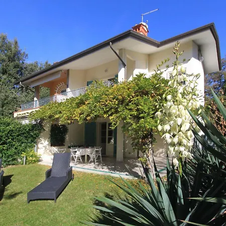 Prázdninový dům Locazione Turistica Glicine Forte dei Marmi