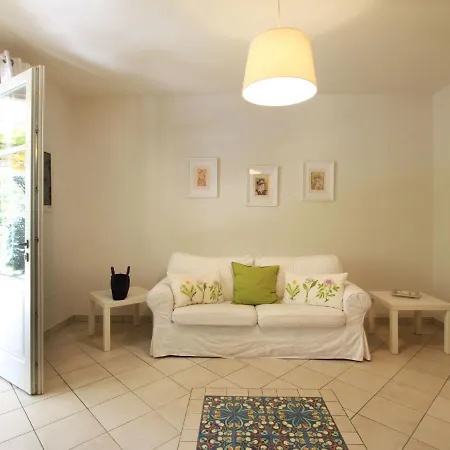 Holiday home Locazione Turistica Glicine Forte dei Marmi